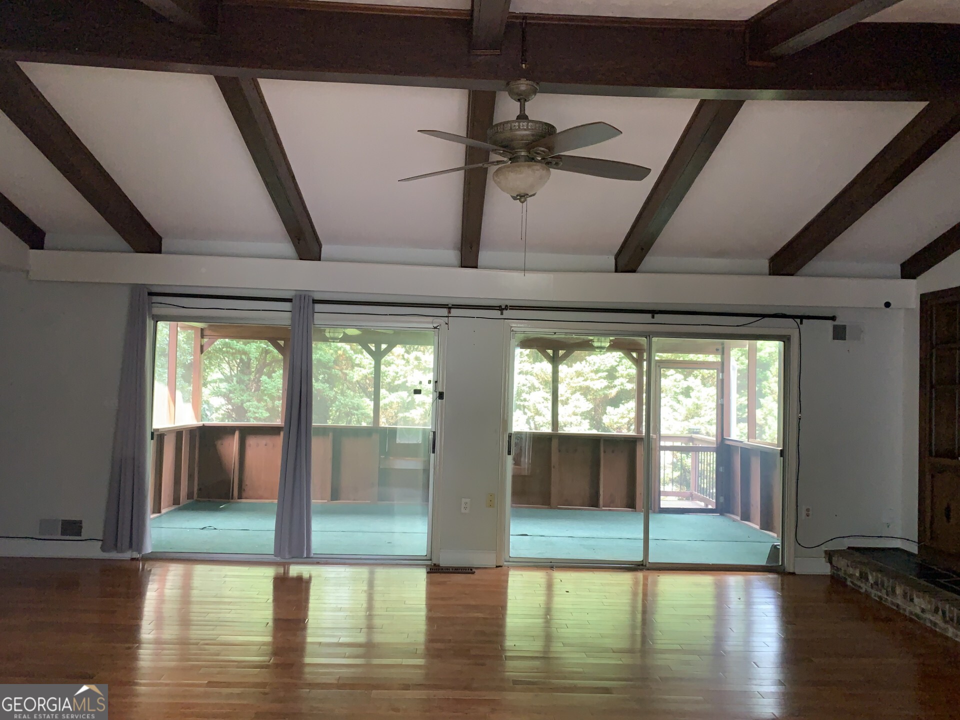 402 Emily Drive Sw Property Photo 3