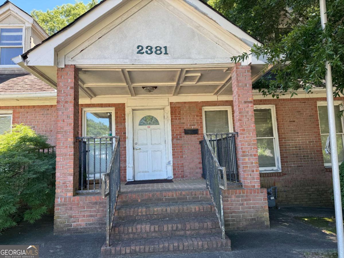2381 Shallowford Terrace Property Photo 1