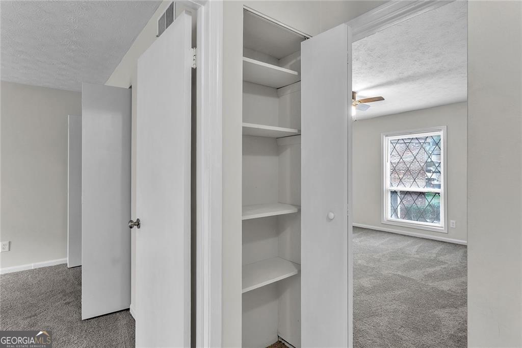 3275 Abbeywood Drive Property Photo 5