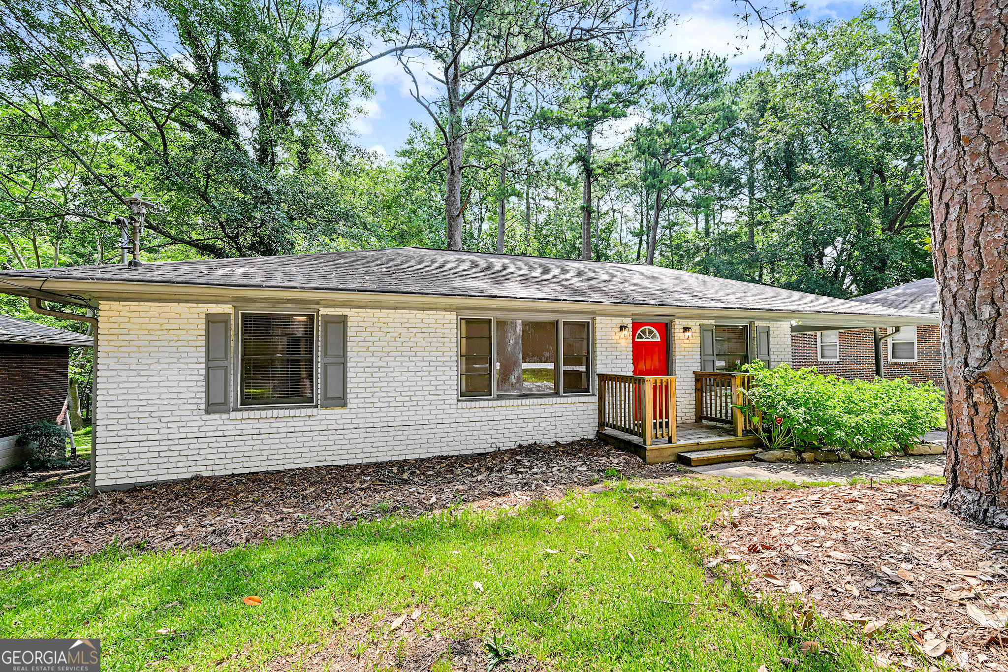 2462 Macon Drive Sw Property Photo 1