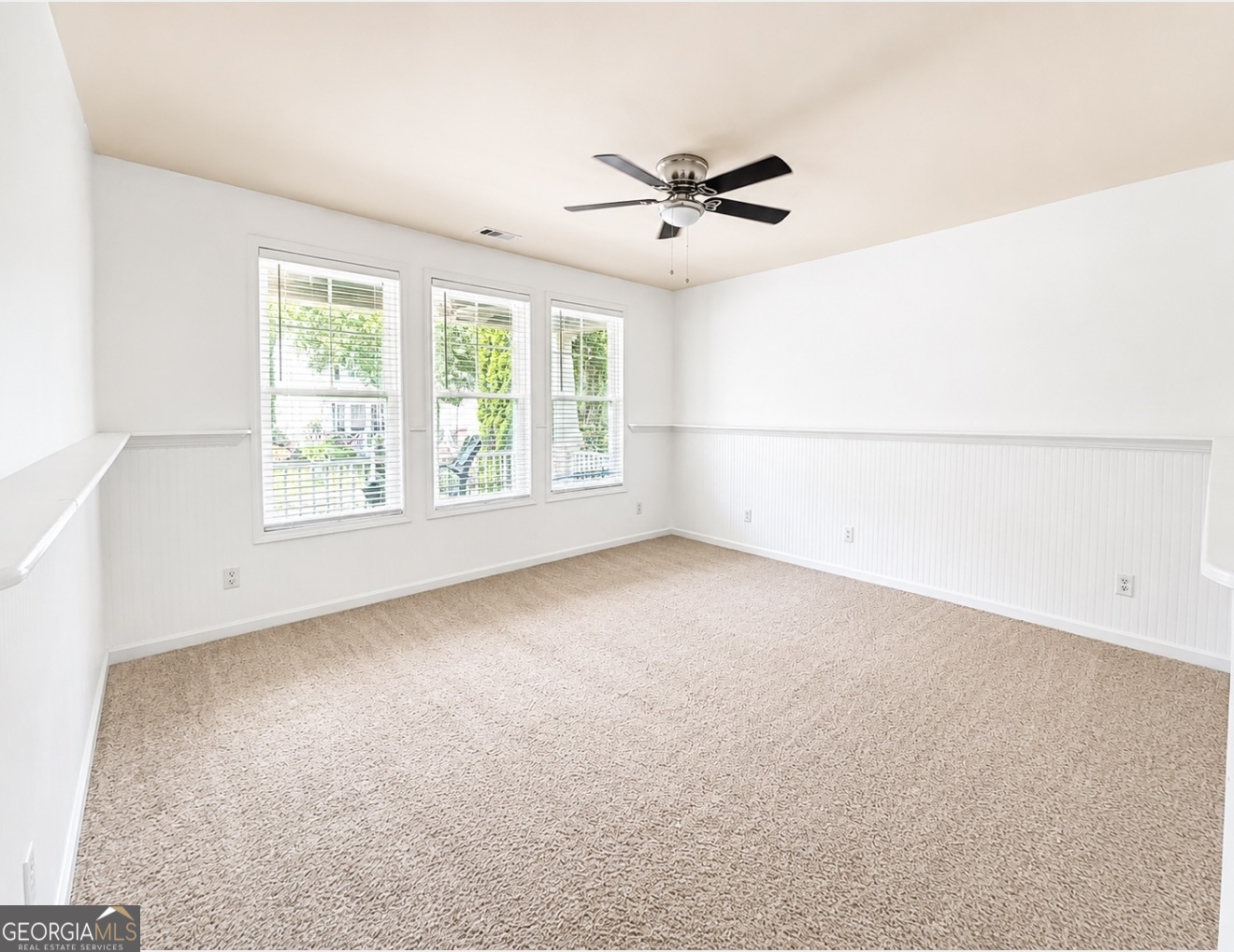 320 New Point Lane Property Photo 7
