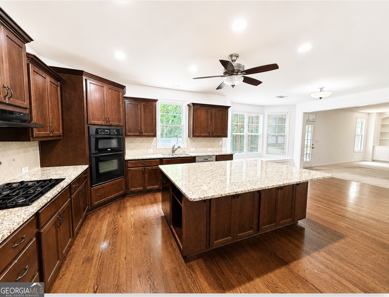320 New Point Lane Property Photo 11