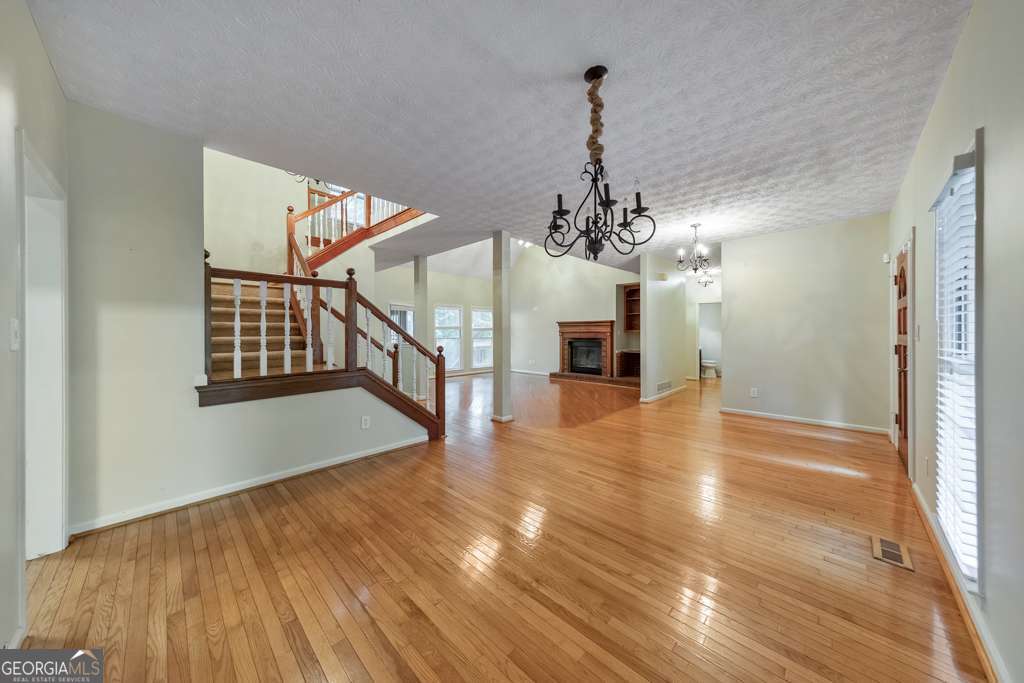 2051 E Piedmont Road Property Photo 15