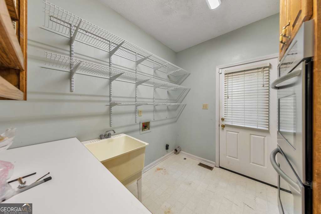 2051 E Piedmont Road Property Photo 25