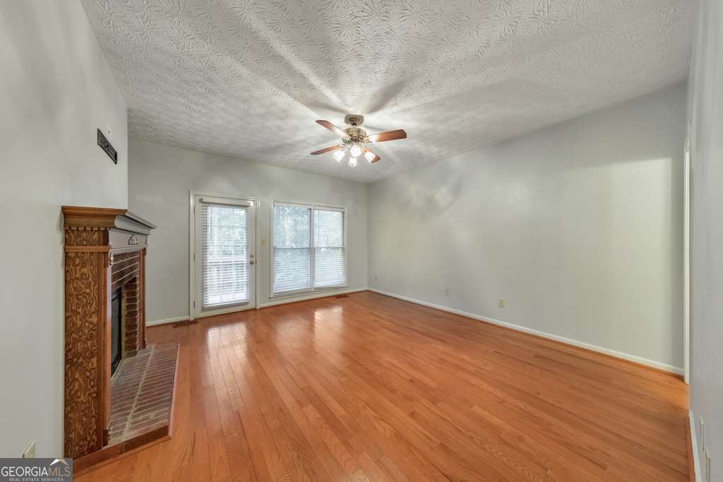 2051 E Piedmont Road Property Photo 32