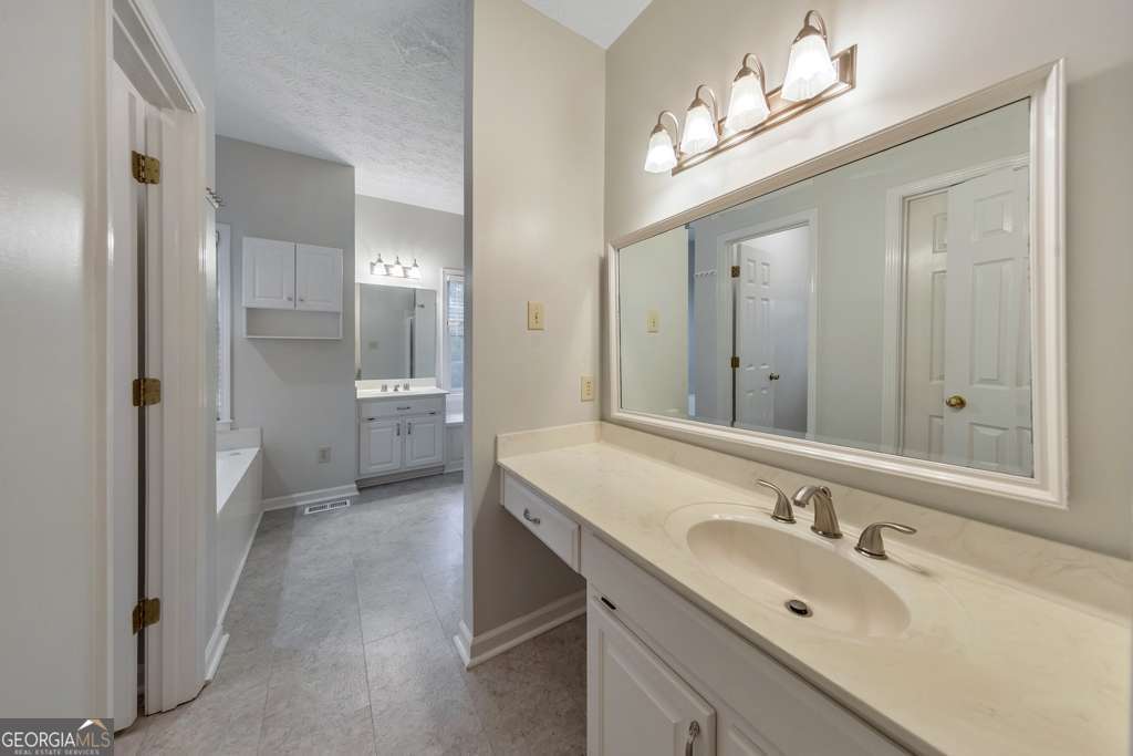 2051 E Piedmont Road Property Photo 33