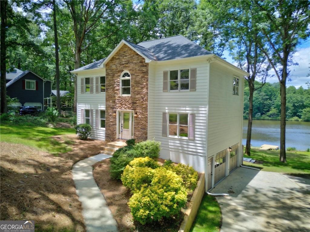 511 Lakeside Drive Property Photo 1