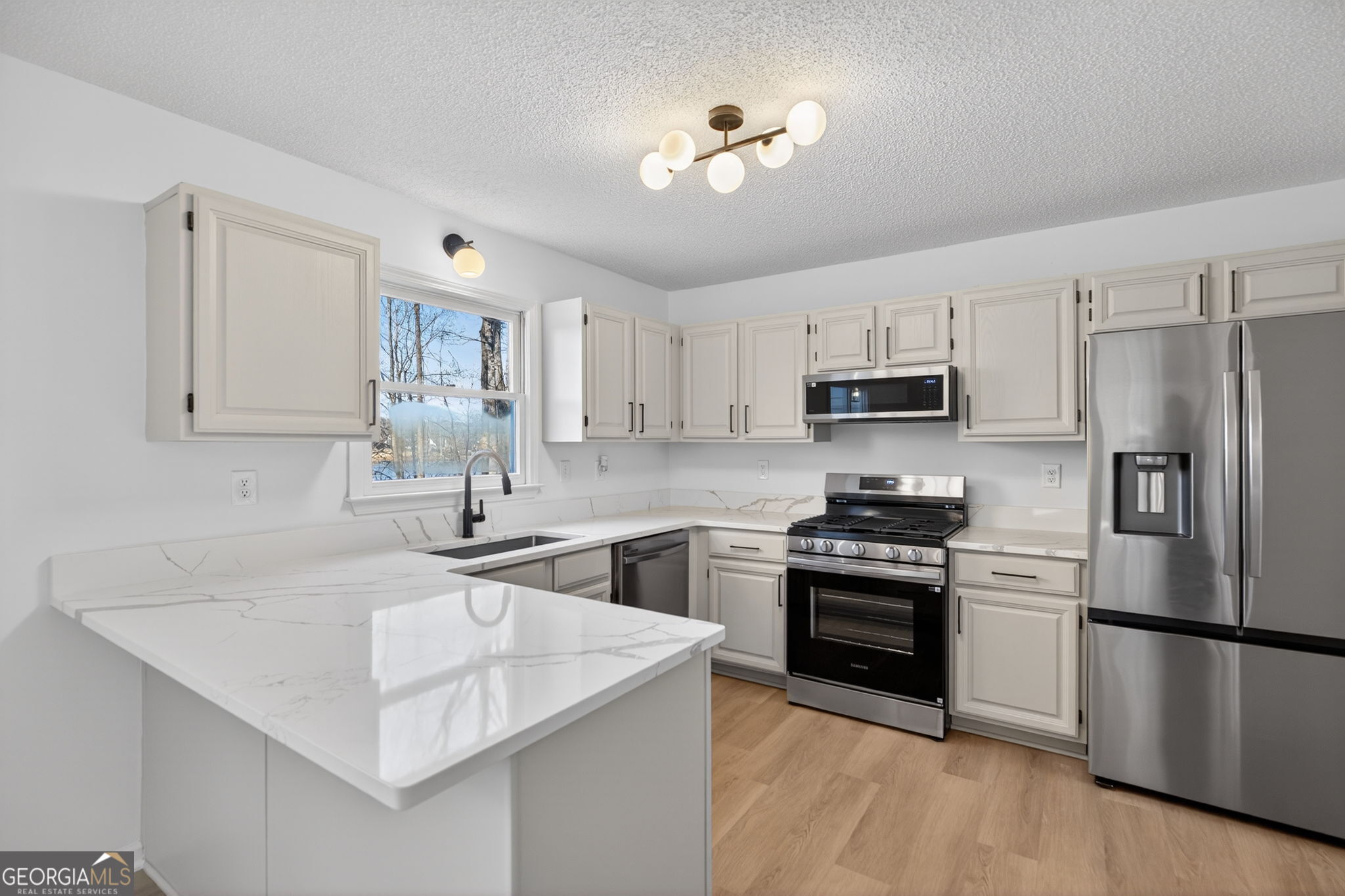 511 Lakeside Drive Property Photo 18