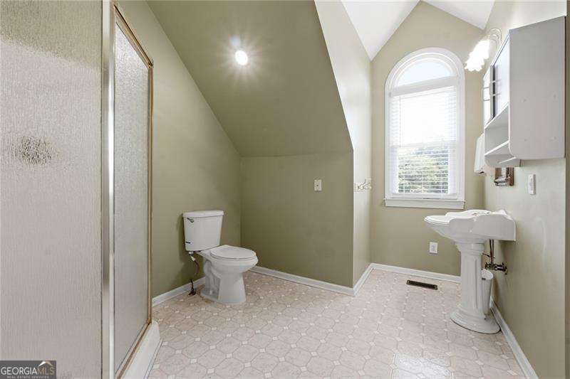 176 Confederate Avenue Property Photo 26