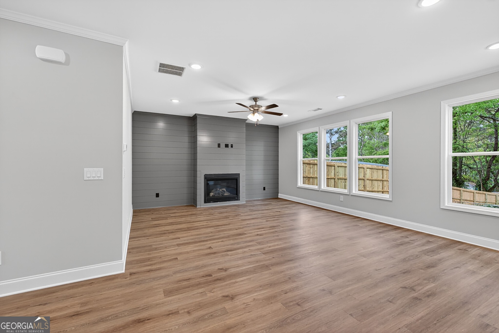 4860 White Street Property Photo 6