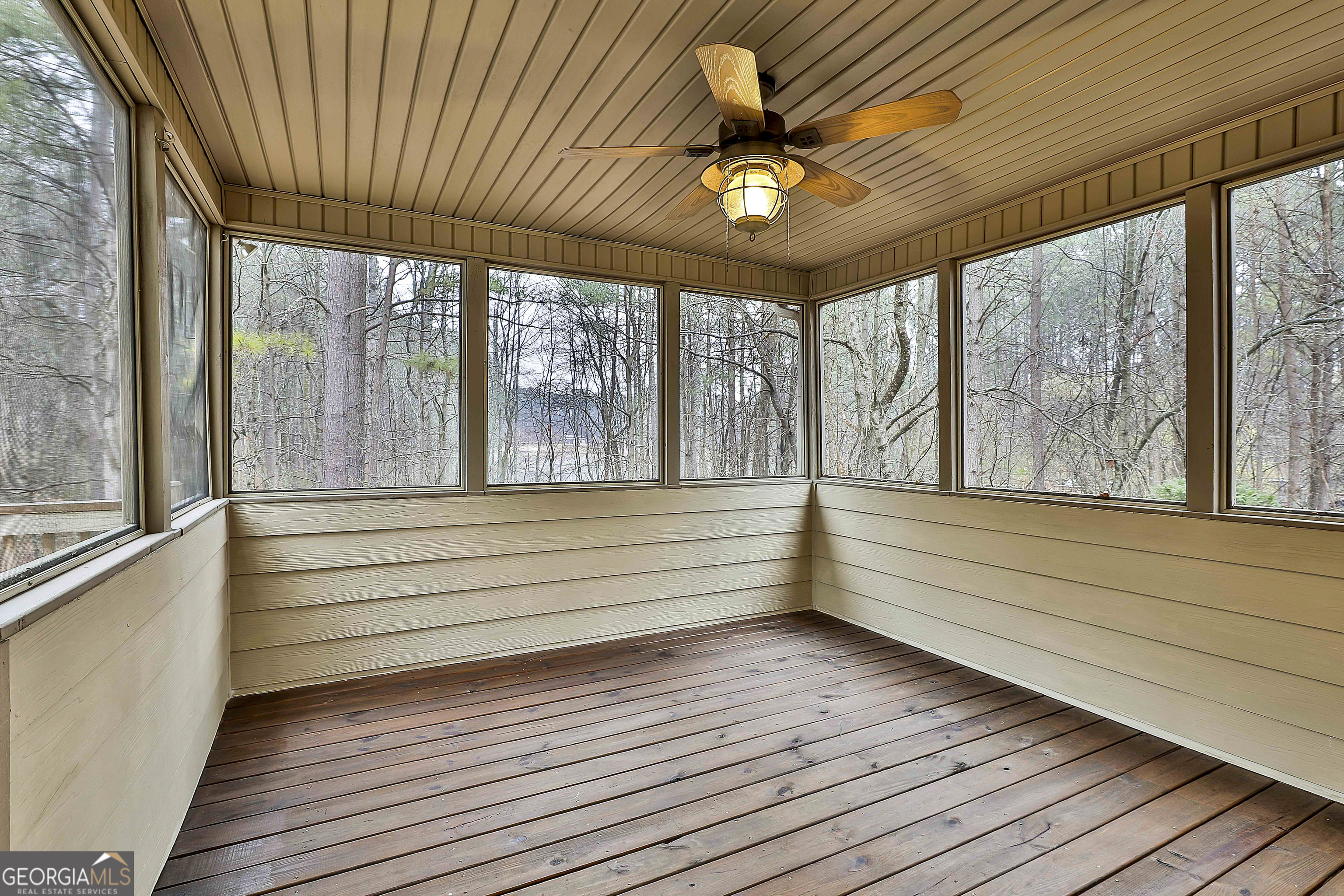 120 Meadow View Glen Property Photo 6