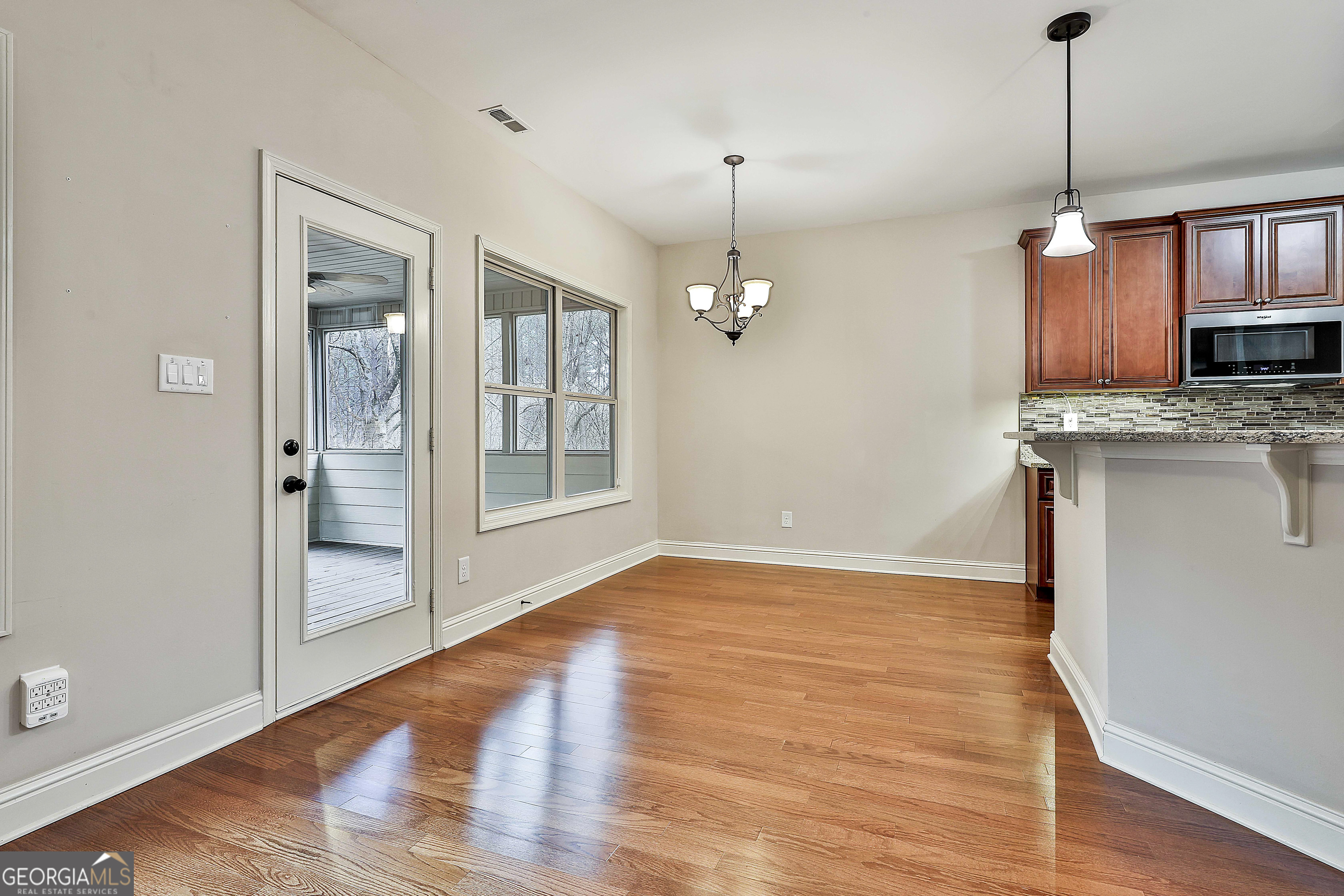 120 Meadow View Glen Property Photo 16
