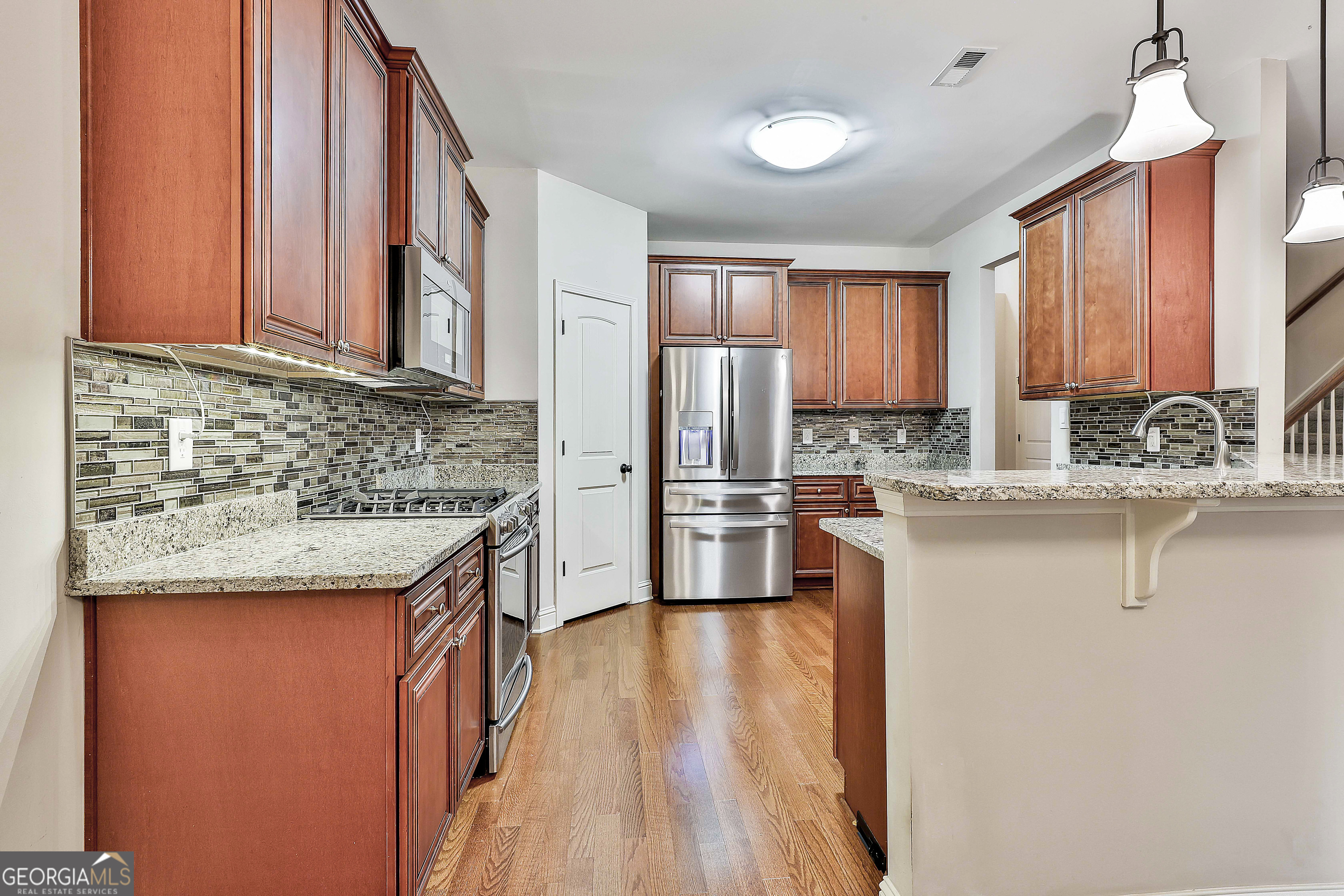 120 Meadow View Glen Property Photo 17