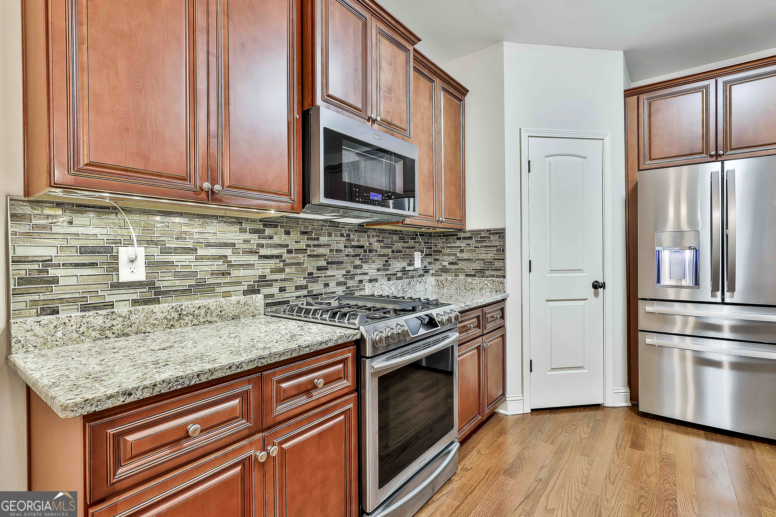 120 Meadow View Glen Property Photo 18
