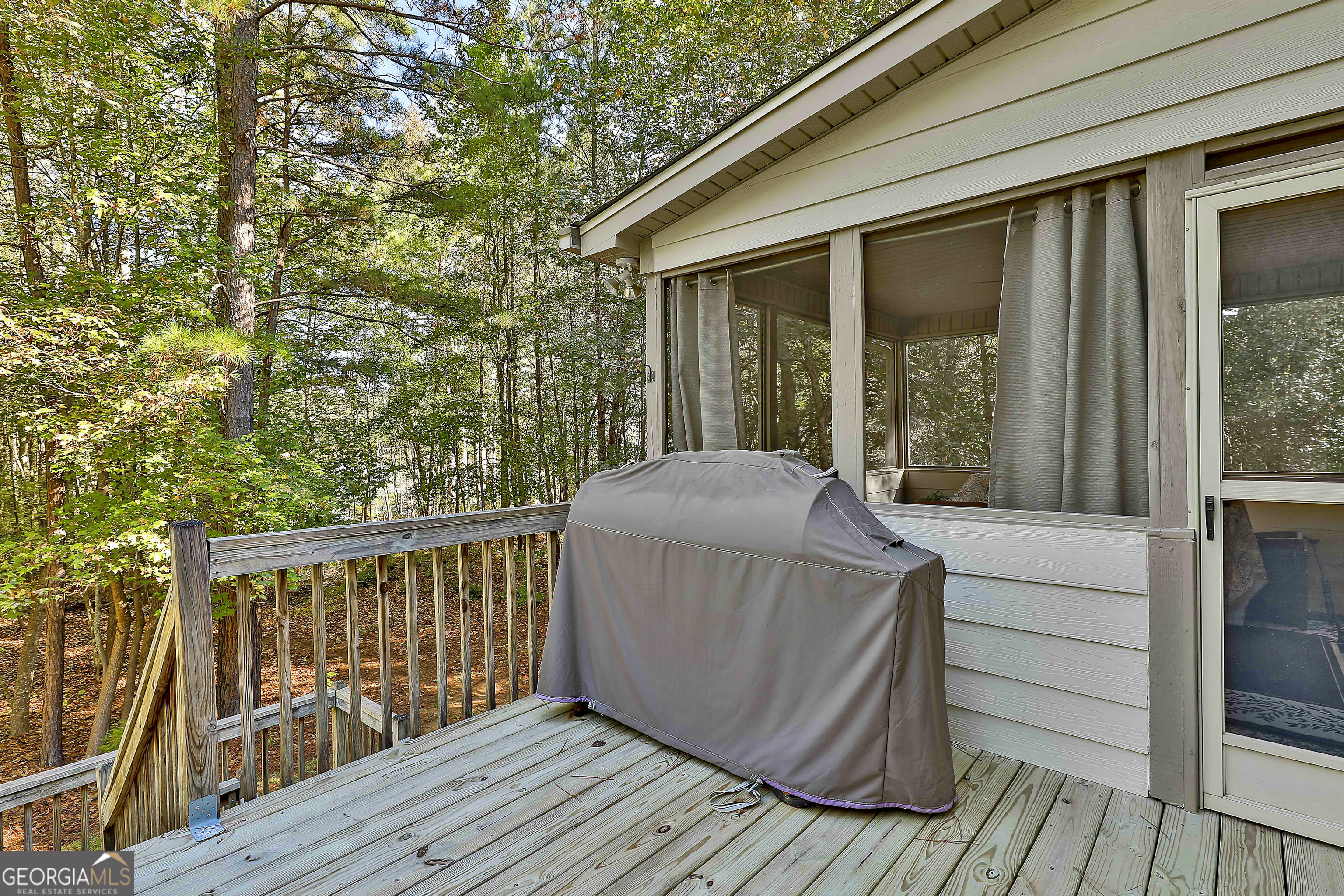 120 Meadow View Glen Property Photo 79