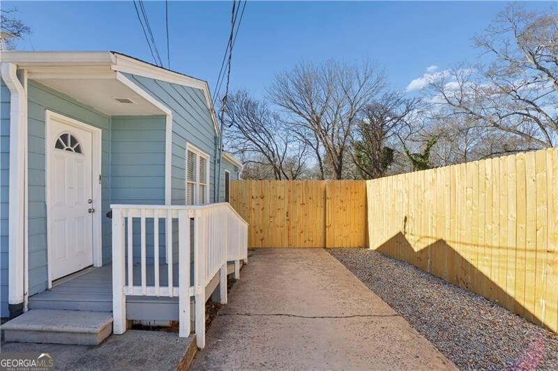 134 South Avenue Se Property Photo 2