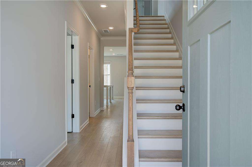 252 Chiswick Loop Property Photo 4