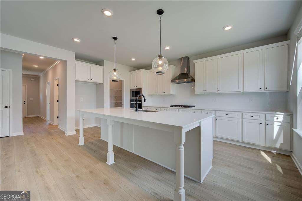 252 Chiswick Loop Property Photo 8