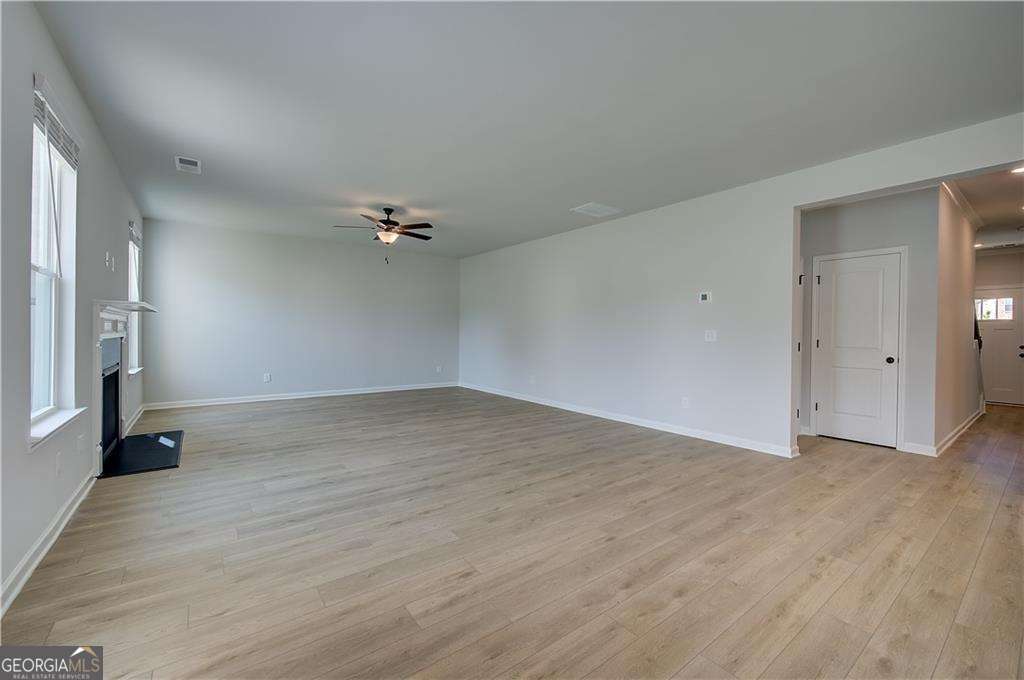 252 Chiswick Loop Property Photo 11