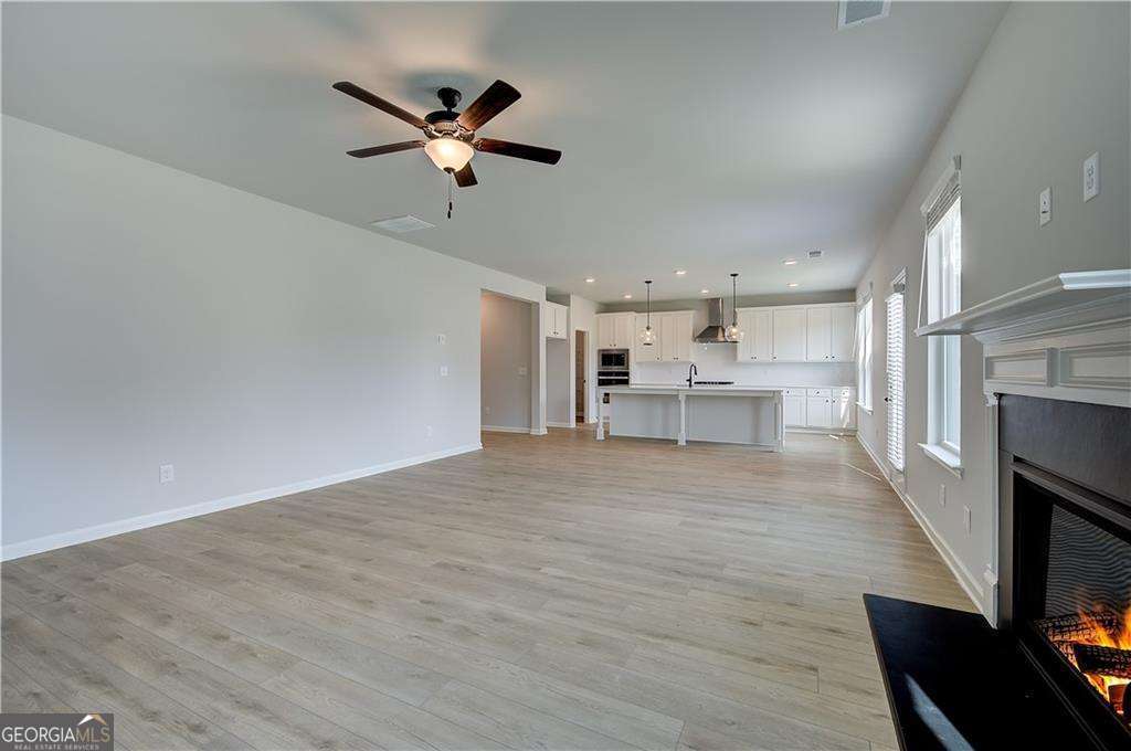 252 Chiswick Loop Property Photo 14