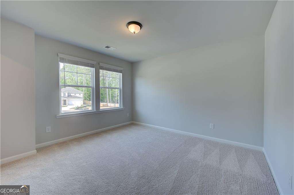 252 Chiswick Loop Property Photo 17