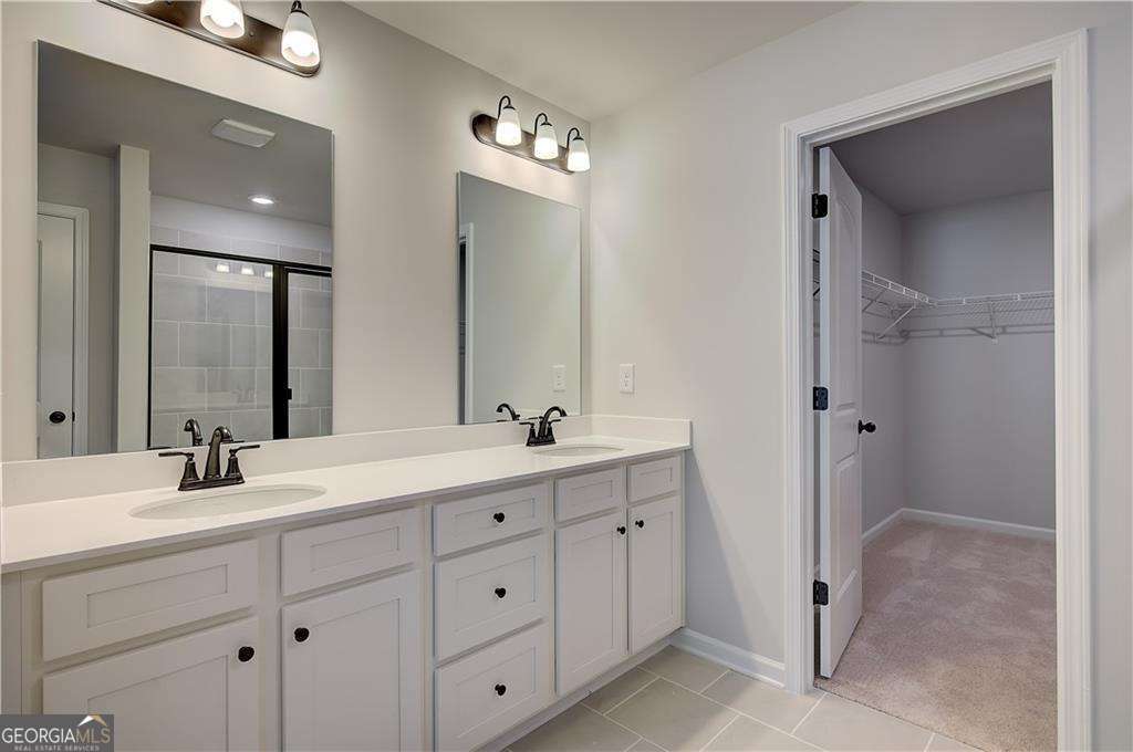 252 Chiswick Loop Property Photo 22