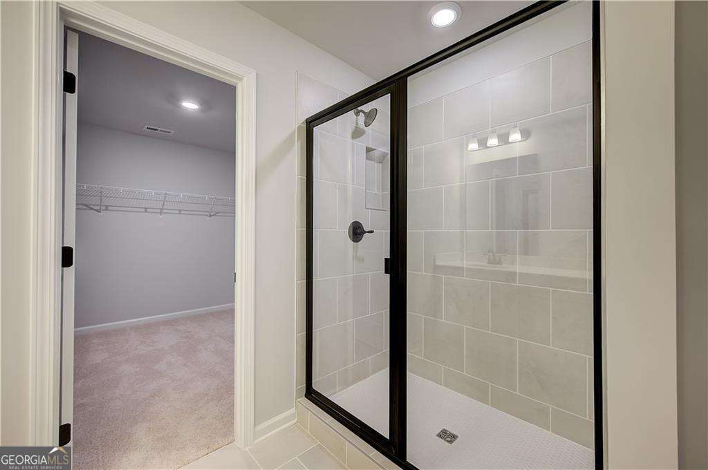 252 Chiswick Loop Property Photo 23