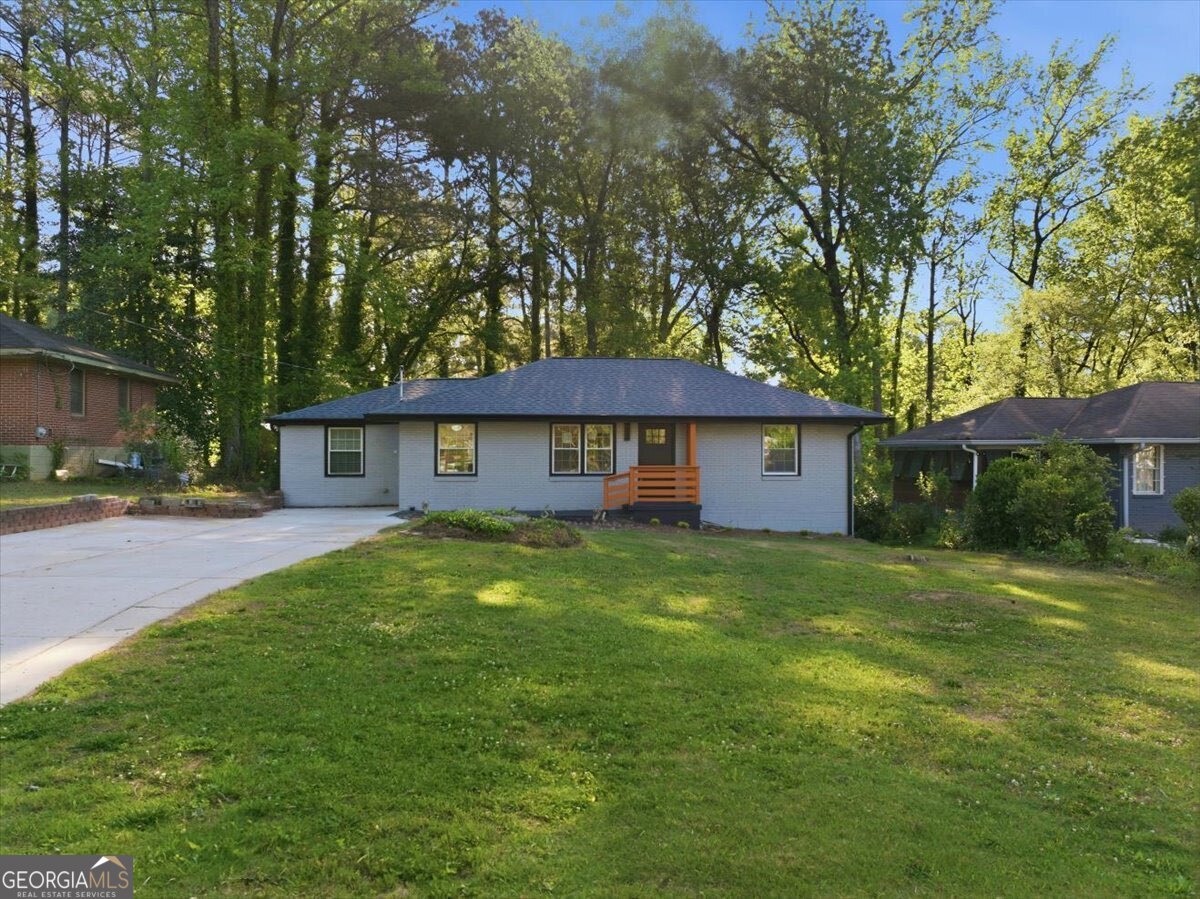 2082 Rosewood Road Property Photo 1