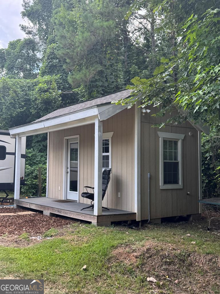 370b Log Cabin Road Ne Property Photo 1