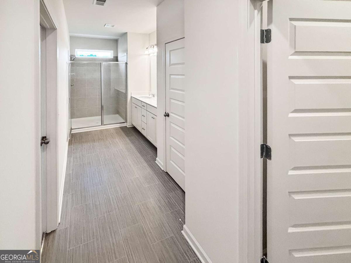 5784 Silver Lake Drive Property Photo 12