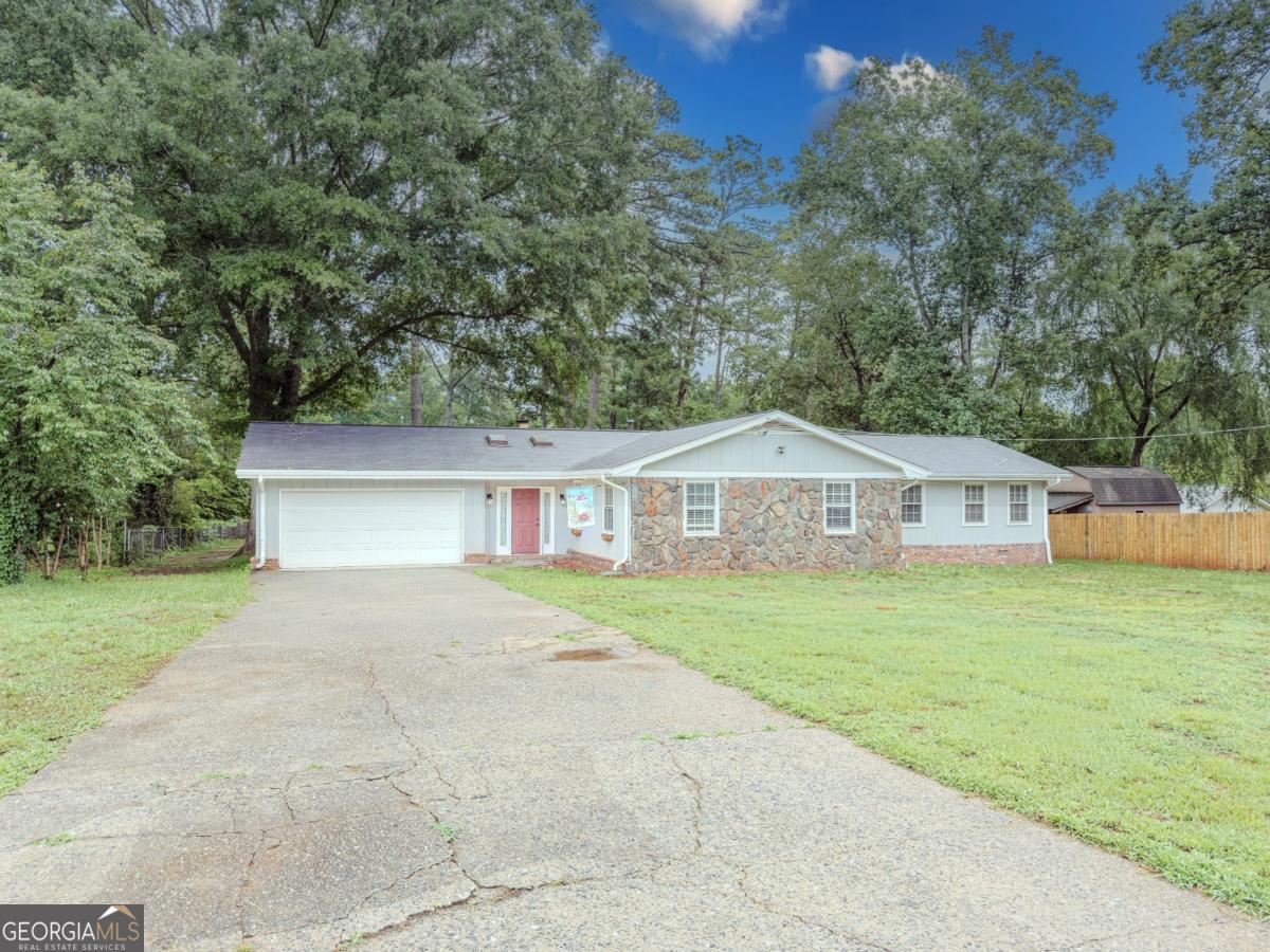 808 Glen Circle Property Photo 1