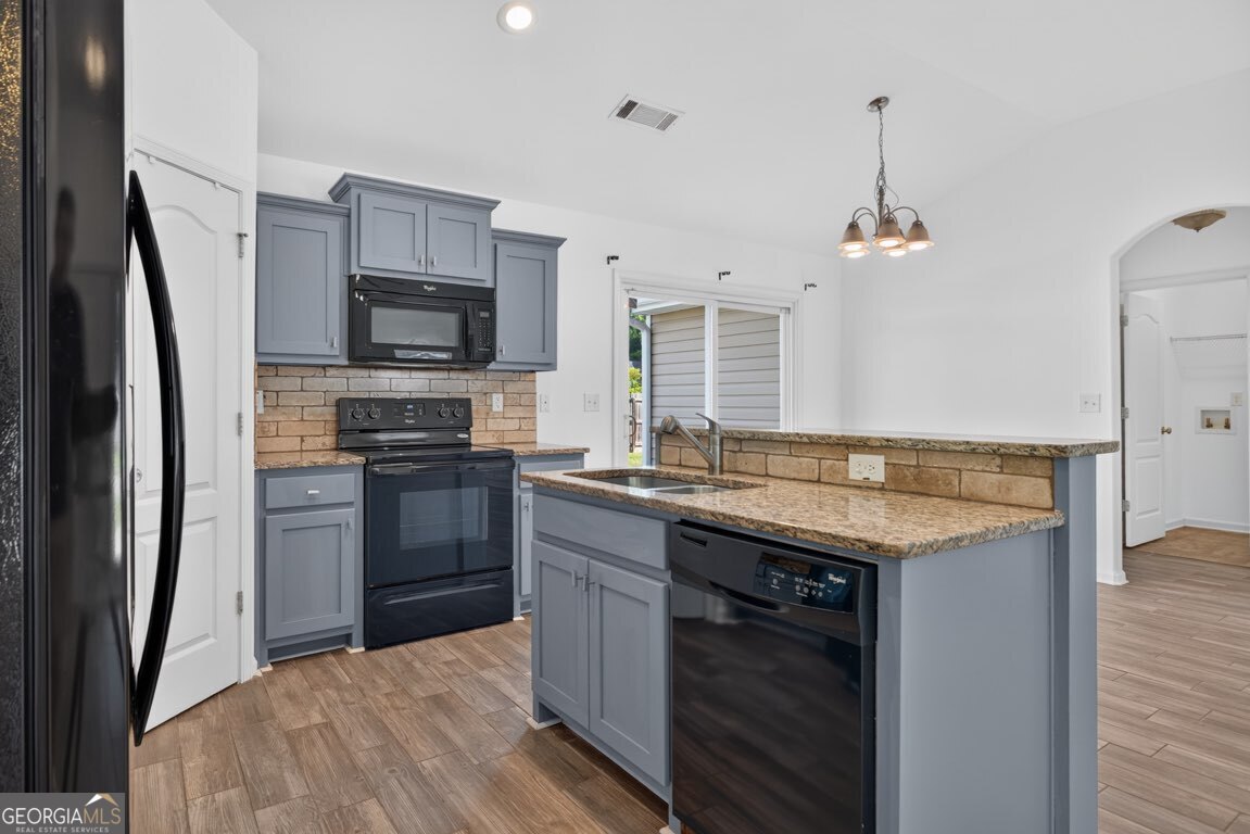 2115 Crown Park Drive Property Photo 14