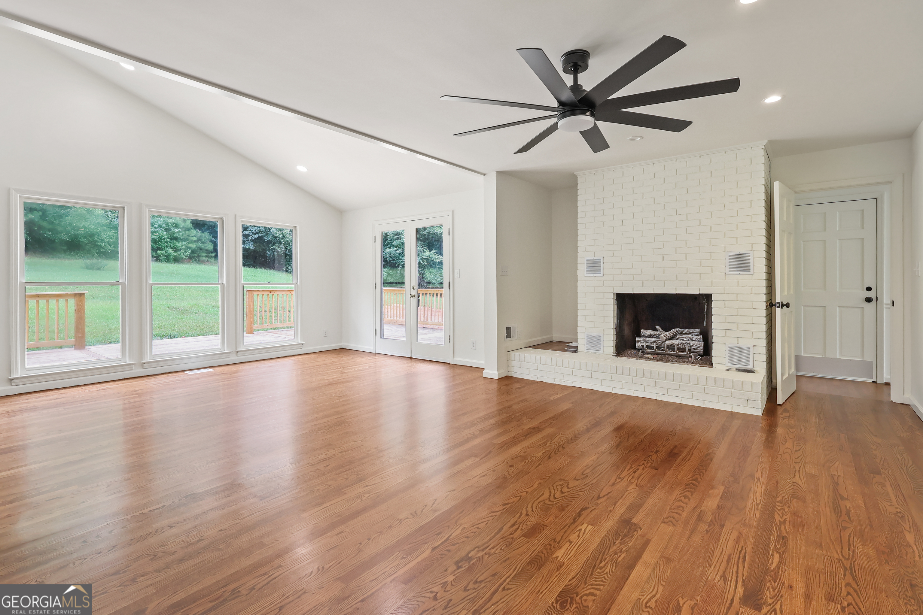 1125 Crumbley Road Property Photo 5