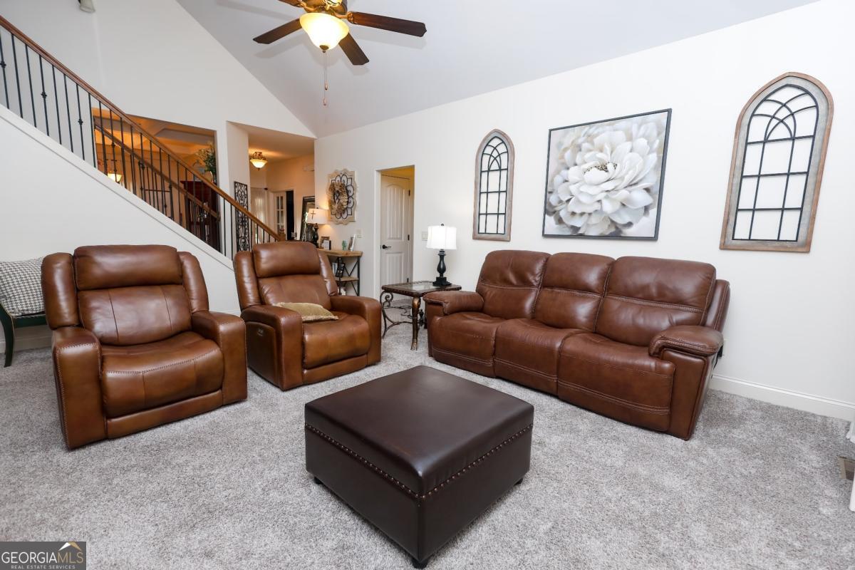 1020 Honey Lane Property Photo 4