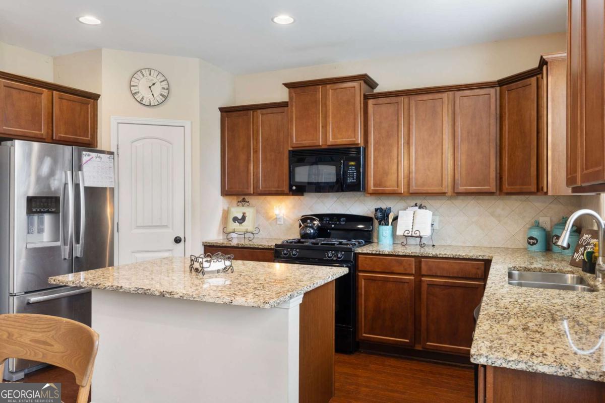 74 Fieldstone Lane Property Photo 18