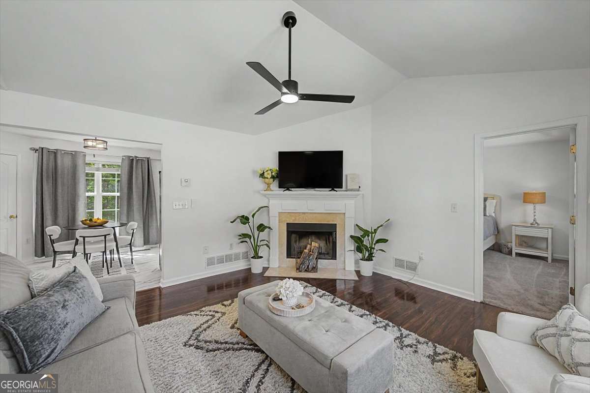 190 Whetstone Way Property Photo 8