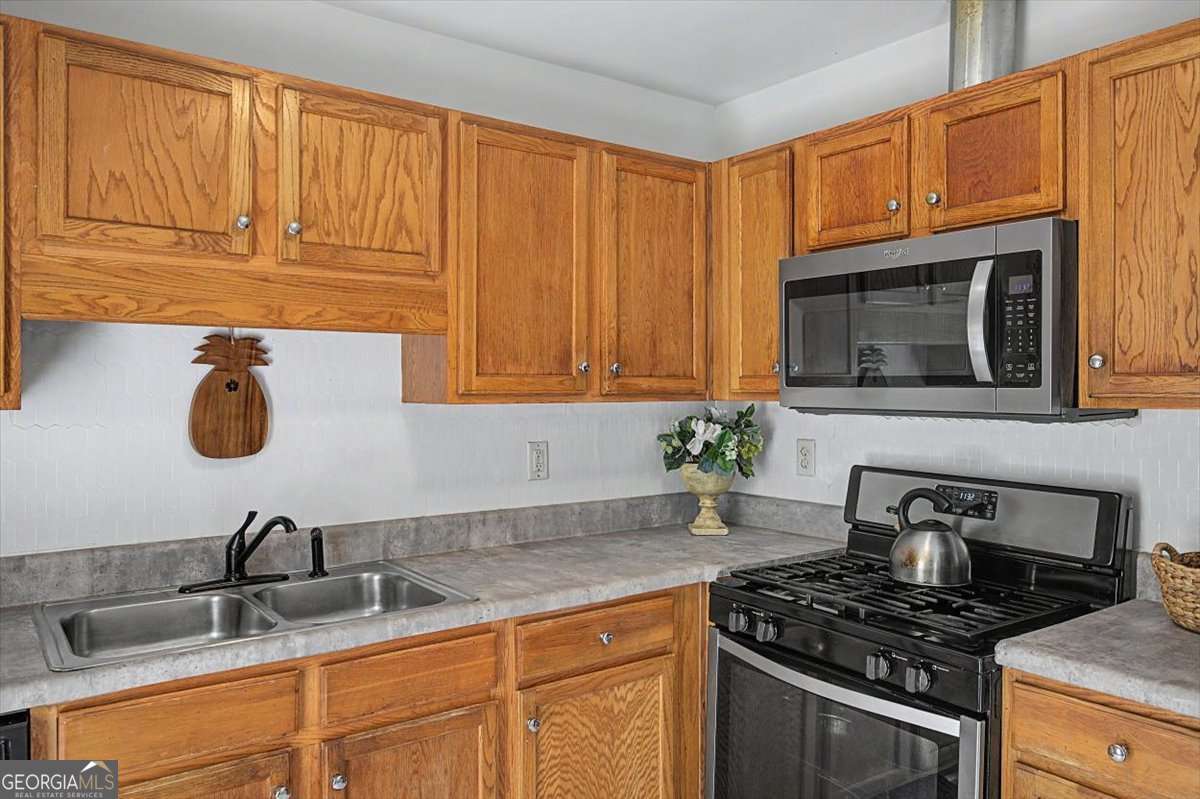 190 Whetstone Way Property Photo 10