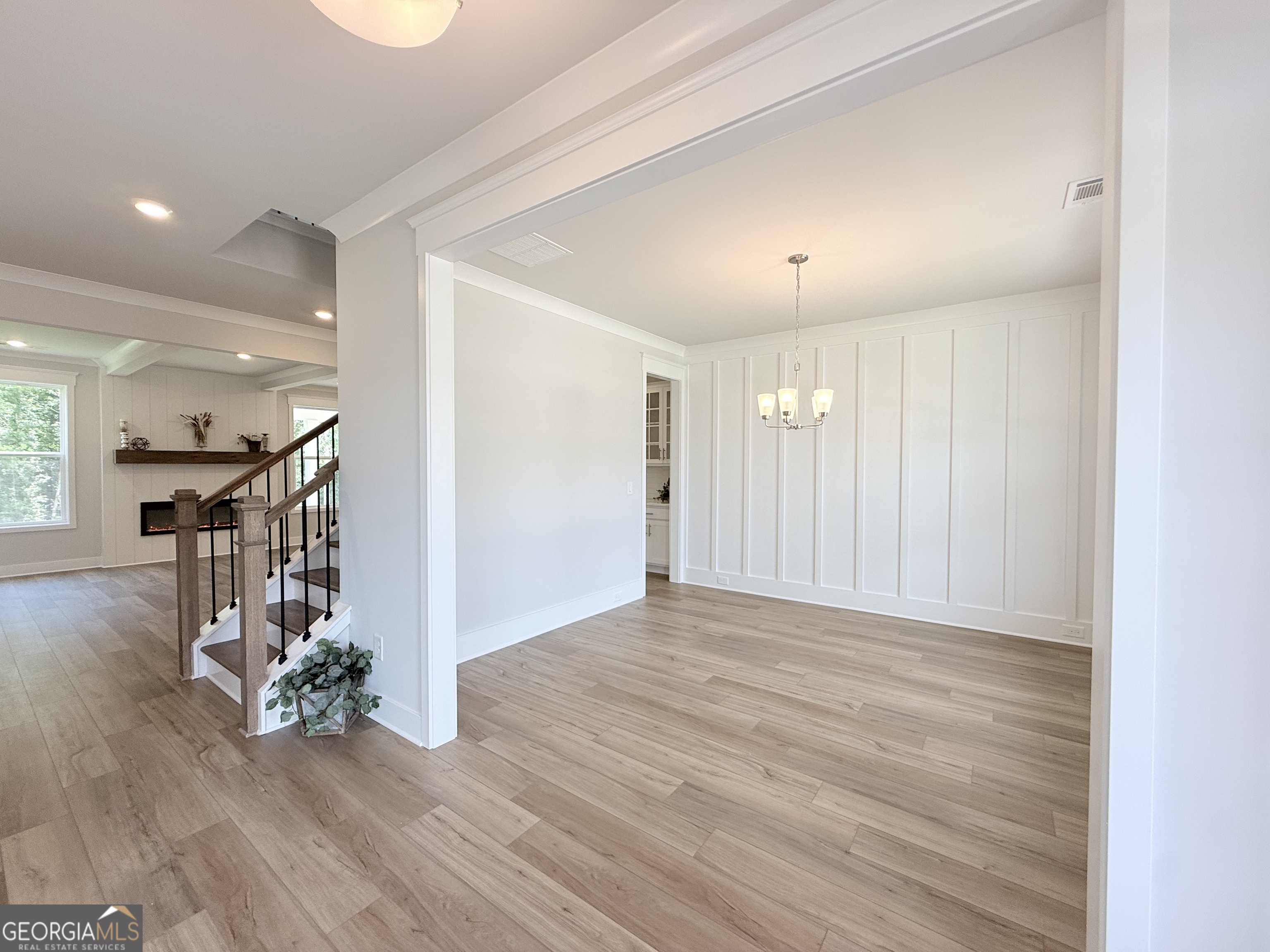 5527 Tullis Drive Property Photo 12