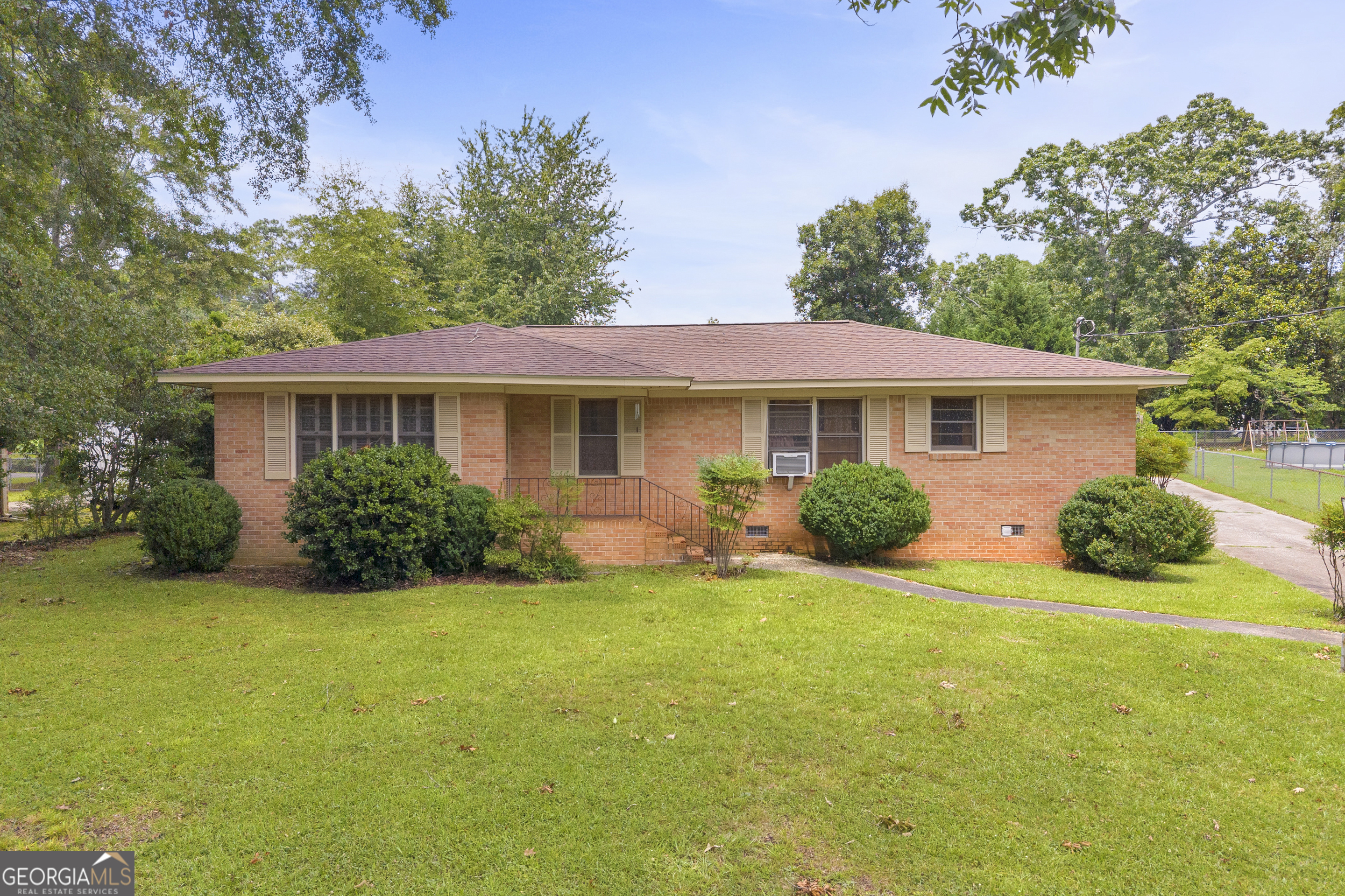 24 Laurel Drive Property Photo 1