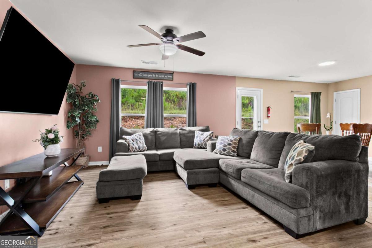 10 Windsor Court Property Photo 3