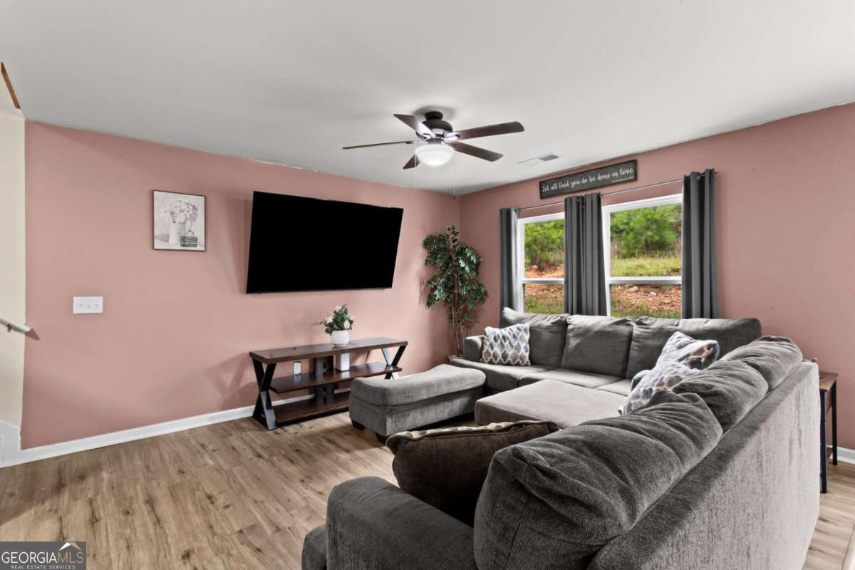 10 Windsor Court Property Photo 4