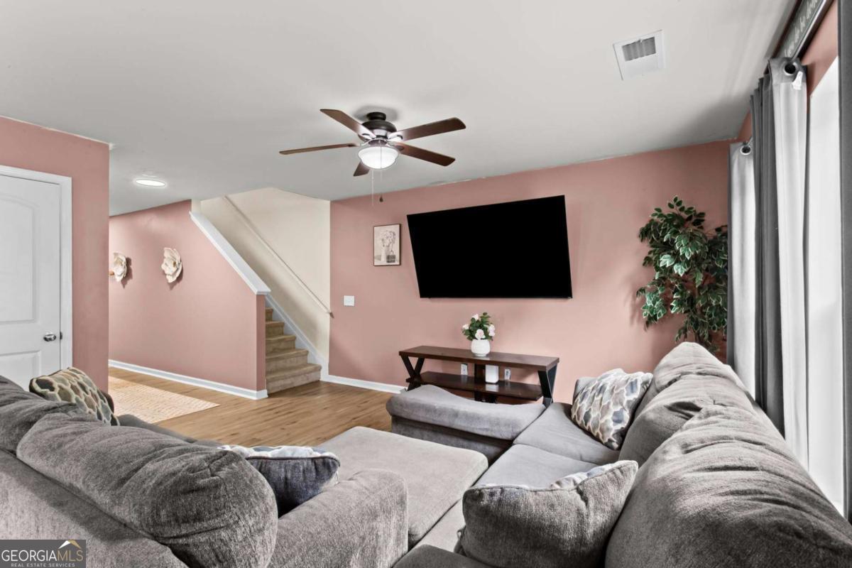 10 Windsor Court Property Photo 5