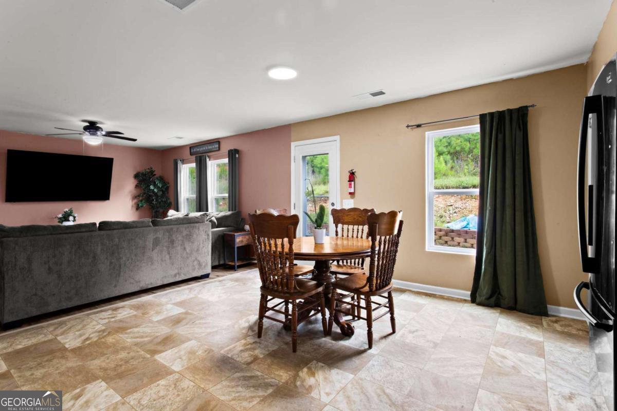 10 Windsor Court Property Photo 10