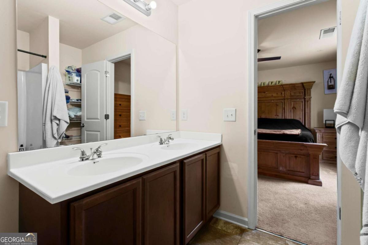 10 Windsor Court Property Photo 15