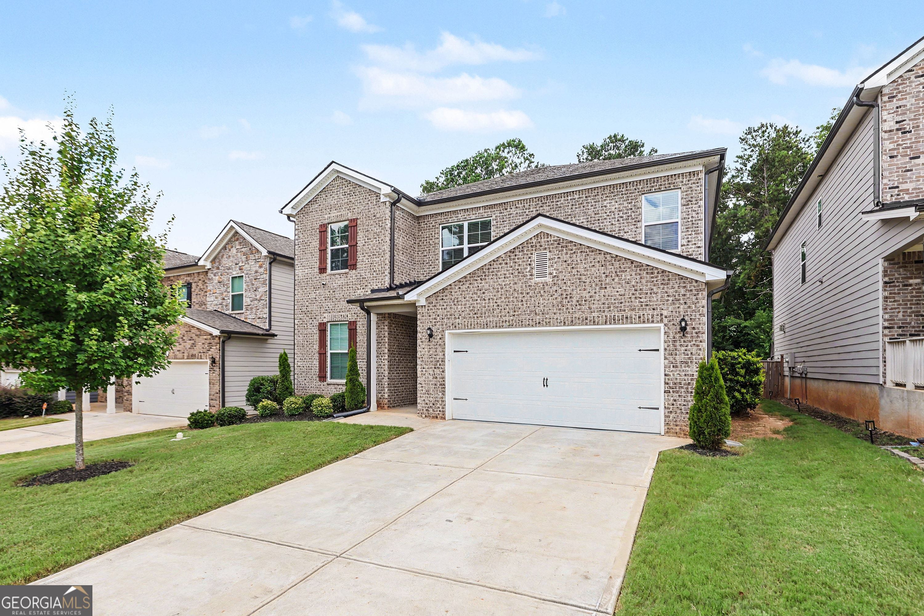 170 Glen Abbey Circle Property Photo 3