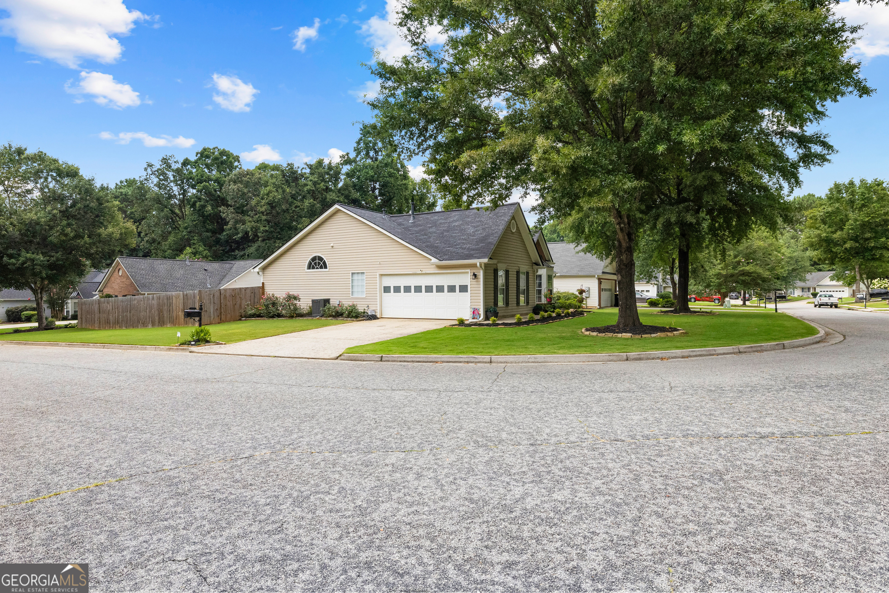 148 Lake Cove Approach Property Photo 38