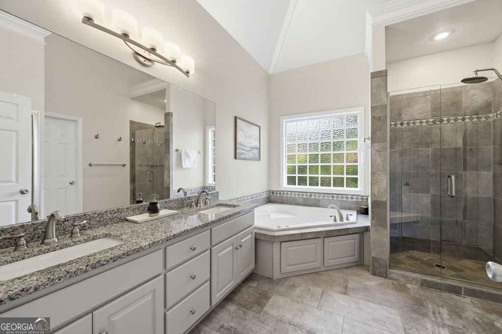 7 Windsor Lane Property Photo 24