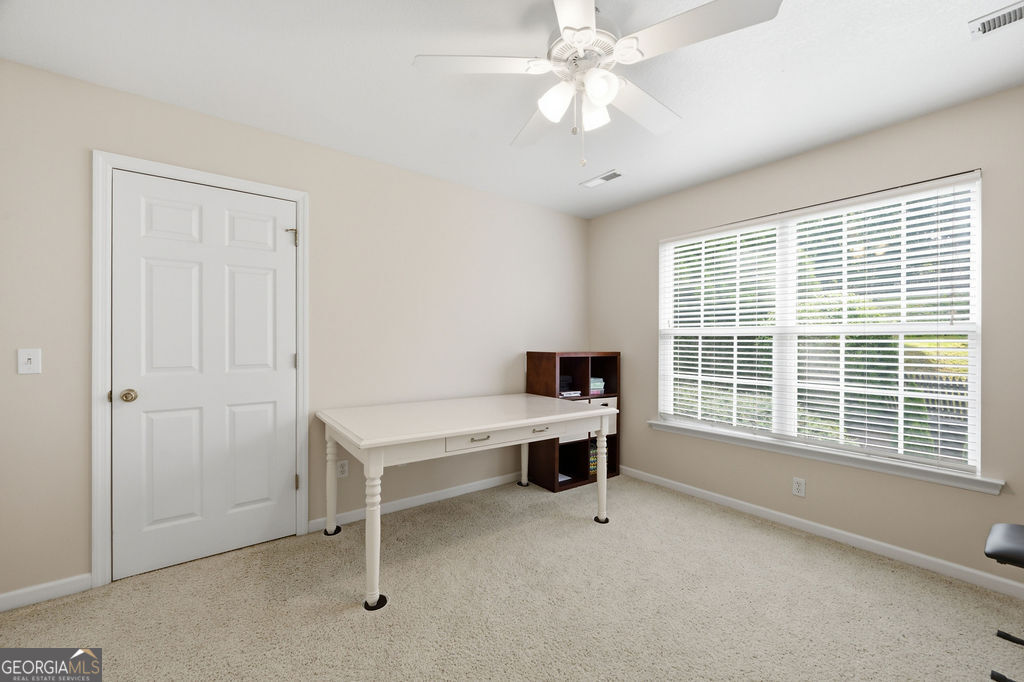 7 Windsor Lane Property Photo 32
