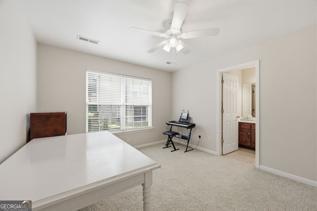 7 Windsor Lane Property Photo 33