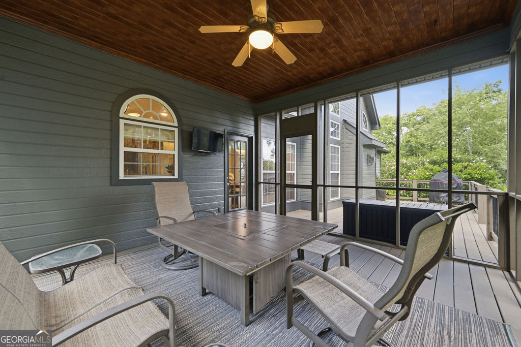 7 Windsor Lane Property Photo 50